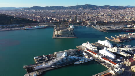 Luftaufnahme-Hafen-Von-Barcelona-Spanien-World-Trade-Center-Sonniger-Tag-Mittelmeer